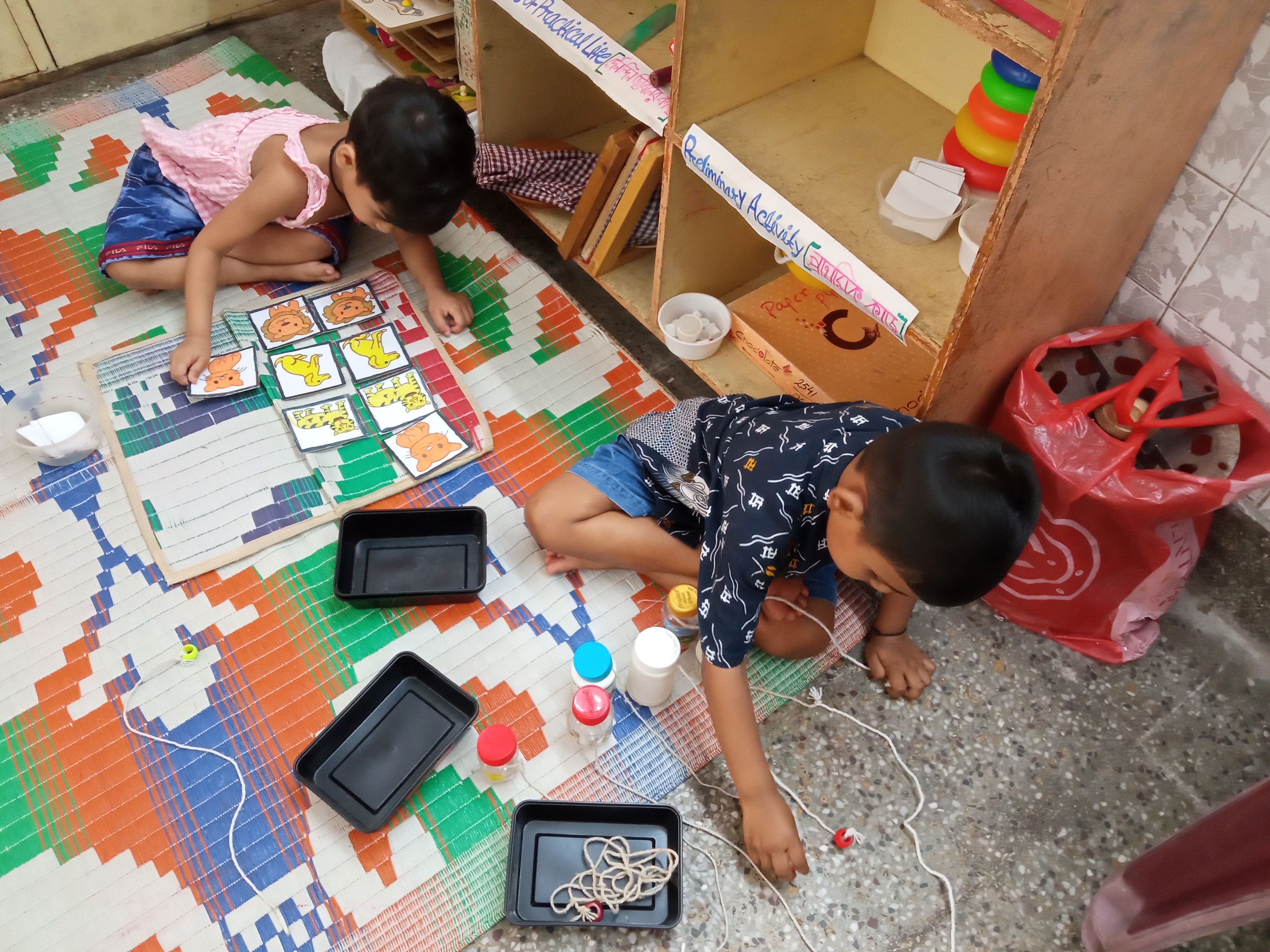 Spielende Kinder in der Krippe von Lake Gardens