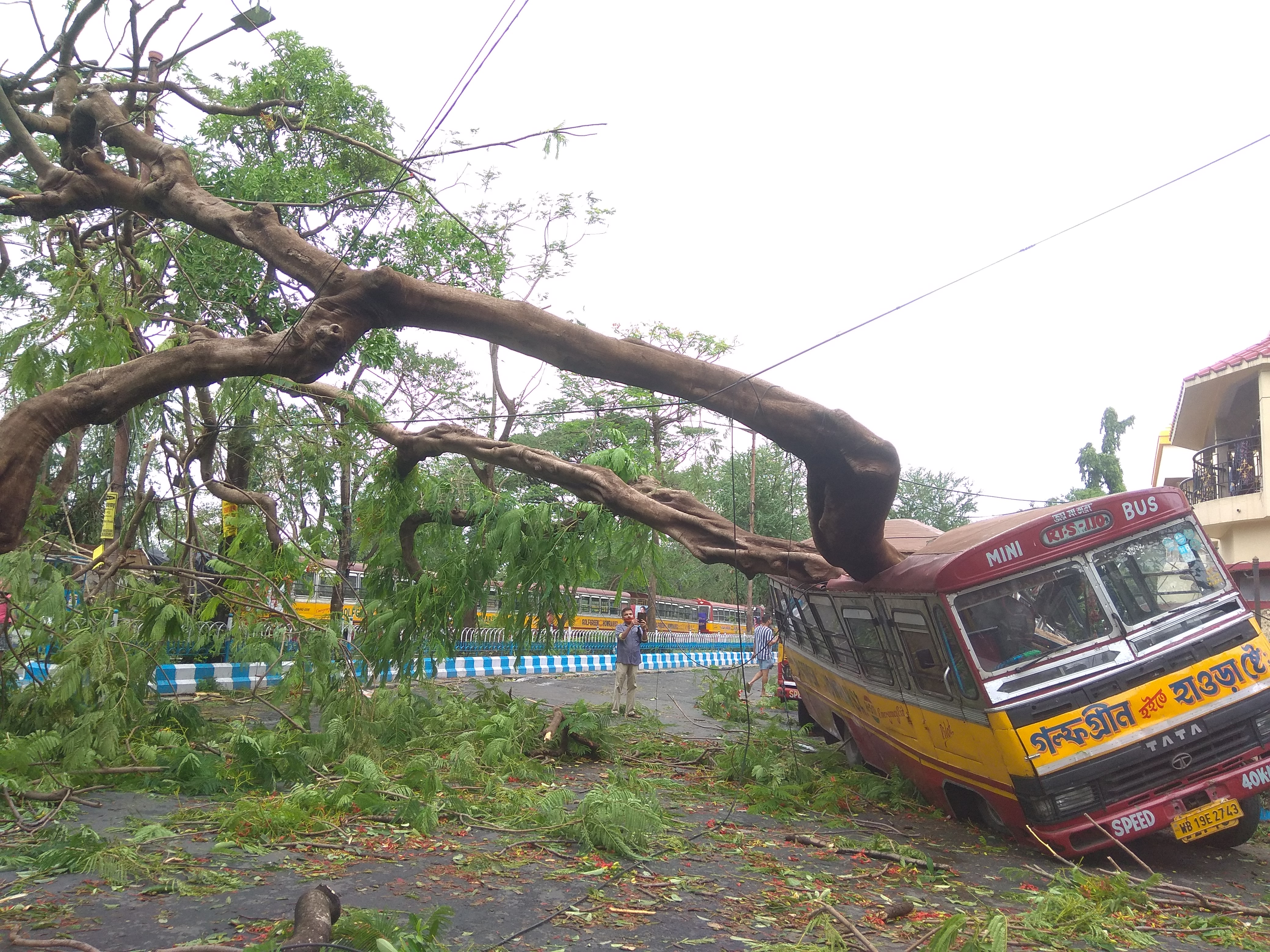 Zerstörung durch Zyklon Amphan