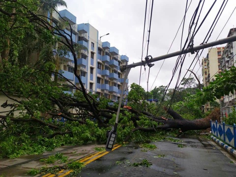 Zerstörung durch Zyklon Amphan
